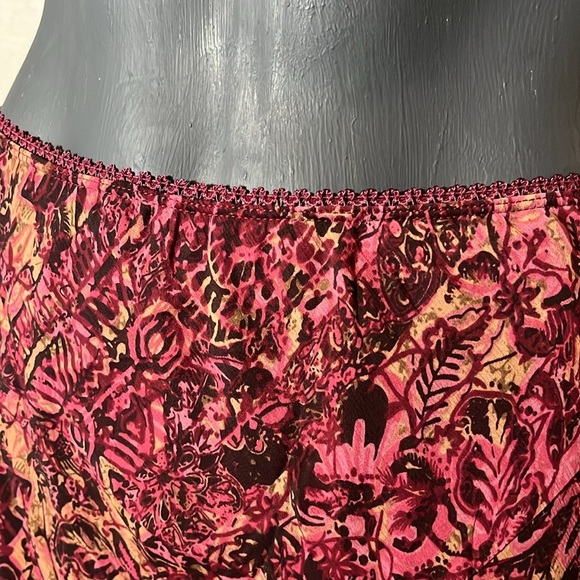 b.i.y.a.y.c.d.a. Red and Gold Floral and Leaf Pattern Midi A-Line Skirt - Picture 3 of 10